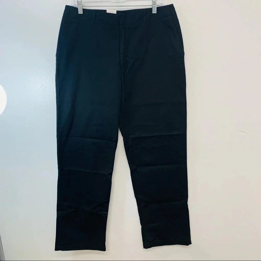 Izod Womans Black Chinos 12 NWT‎ Strain Resistant Pockets Straight Work